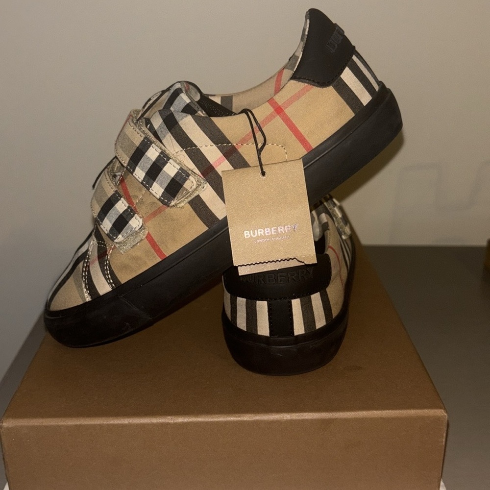 Kids Burberry sneakers